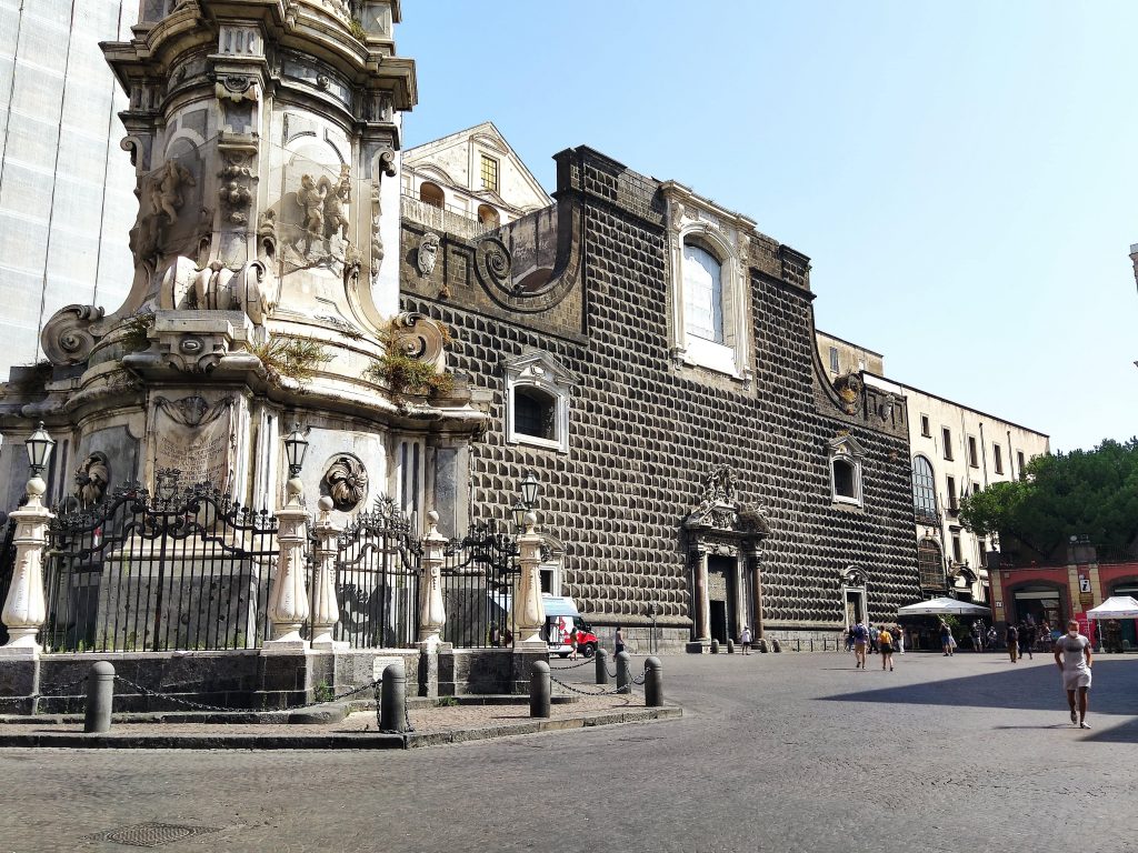 Piazza del Gesú Nuovo en Nápoles